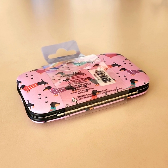 Dachshund Manicure Kit/Case - Picture 3 of 7
